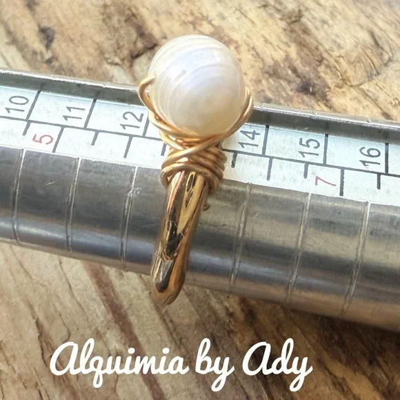 Alquimia Gold Ring with White Stone